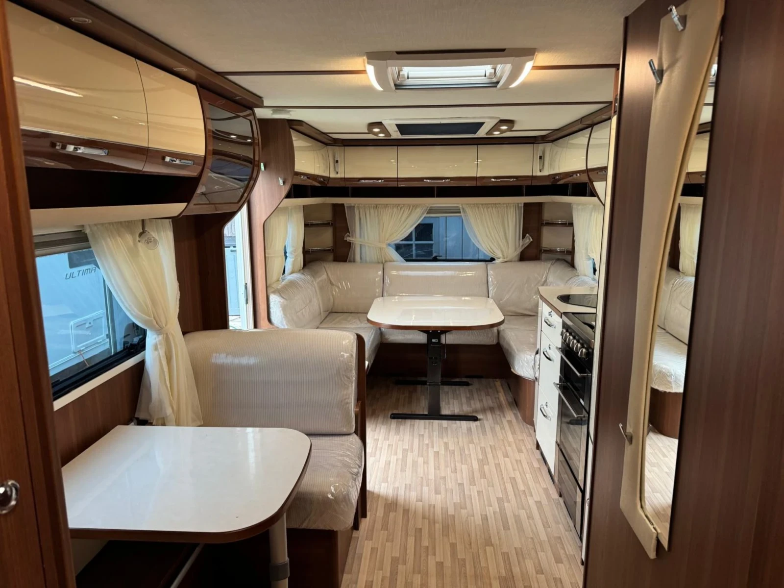 Каравана LMC, снимка 11 - Каравани и кемпери - 54419545