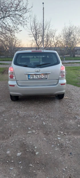 Toyota Corolla verso 2.2 d4d - 6800 лв. / 3476.78 € - 40668278 3