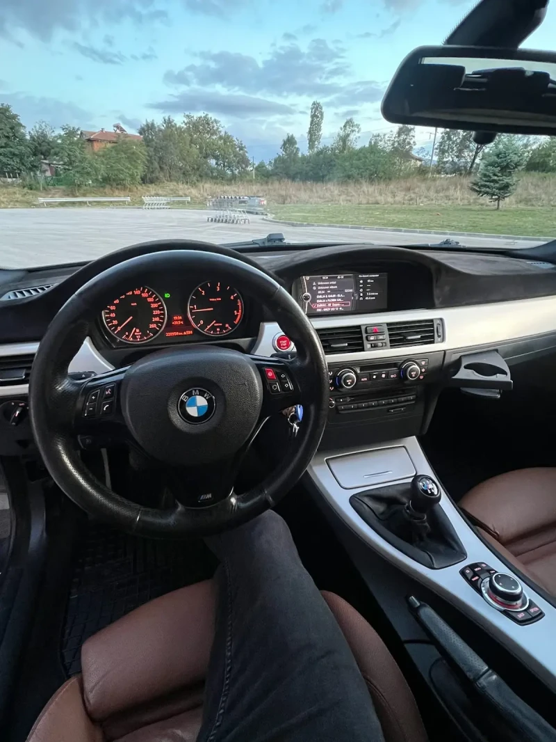 BMW 320 320d M Technic, снимка 4 - Автомобили и джипове - 47275076