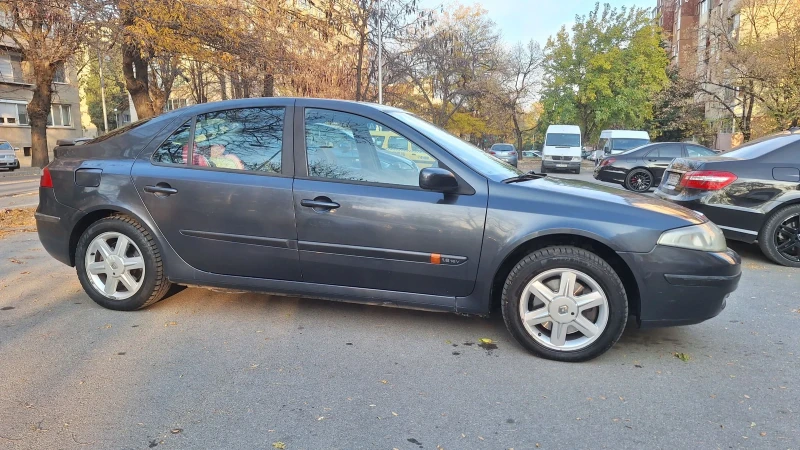 Renault Laguna, снимка 13 - Автомобили и джипове - 47905651