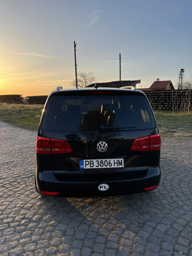 VW Touran, снимка 4 - Автомобили и джипове - 48058365