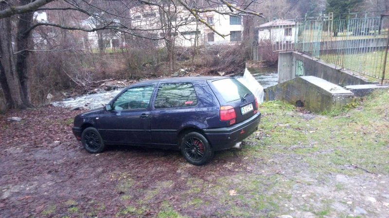 VW Golf, снимка 6 - Автомобили и джипове - 48455015