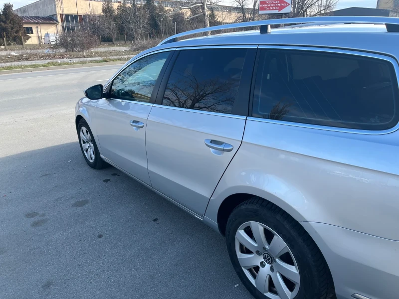 VW Passat 1.6TDI, снимка 5 - Автомобили и джипове - 48926299