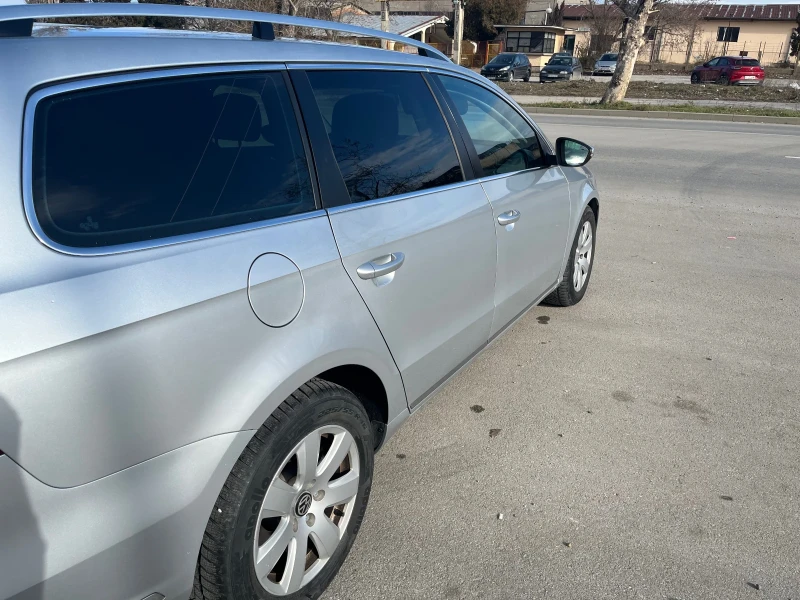 VW Passat 1.6TDI, снимка 6 - Автомобили и джипове - 48926299