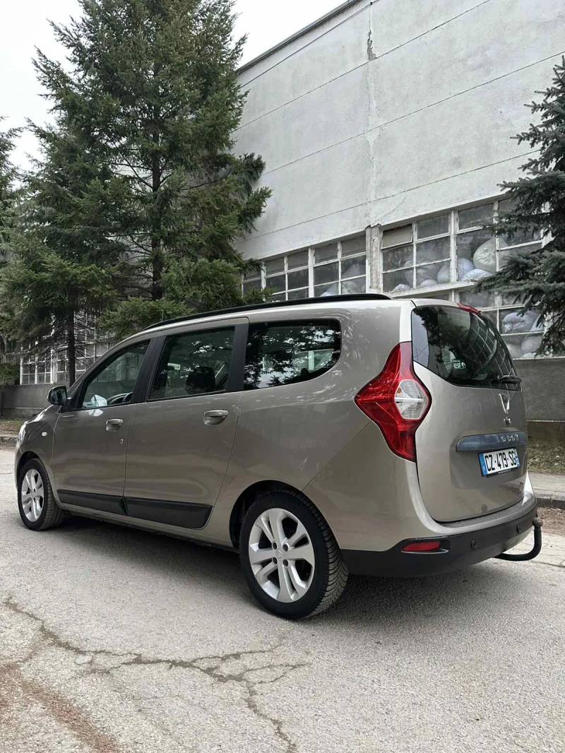 Dacia Lodgy 1.5dCi* 7м* NAVI, снимка 4 - Автомобили и джипове - 49146183