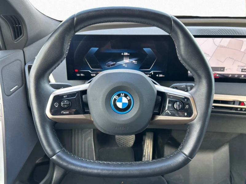 BMW iX xDrive40 360/Laser/Massage/SkyLounge/HK + ГАРАНЦИЯ, снимка 9 - Автомобили и джипове - 49281892