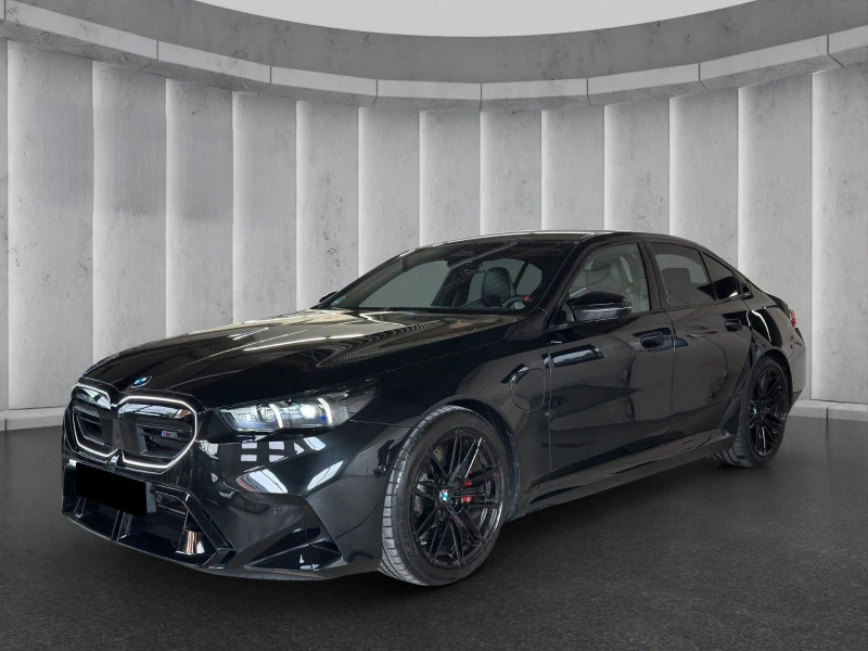 BMW M5 4.4 V8/PLUG-IN/NEW MODEL/B&W/ICONIC GLOW/HEAD UP/ , снимка 3 - Автомобили и джипове - 49465393