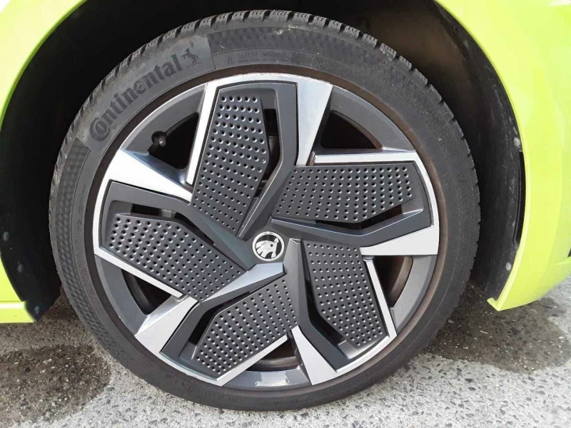 Skoda Enyaq 82 kWh - AWD vrs 299hp mamba green, снимка 9 - Автомобили и джипове - 52290605