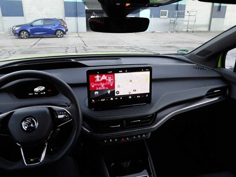 Skoda Enyaq 82 kWh - AWD vrs 299hp mamba green, снимка 11 - Автомобили и джипове - 52290605