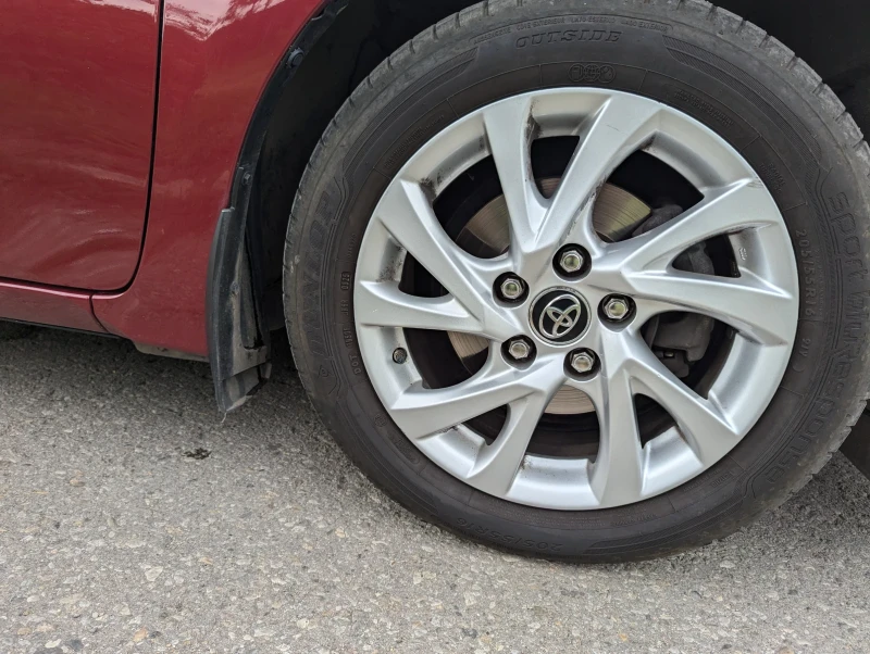 Toyota Corolla 1.6 Бензин, снимка 15 - Автомобили и джипове - 52805873