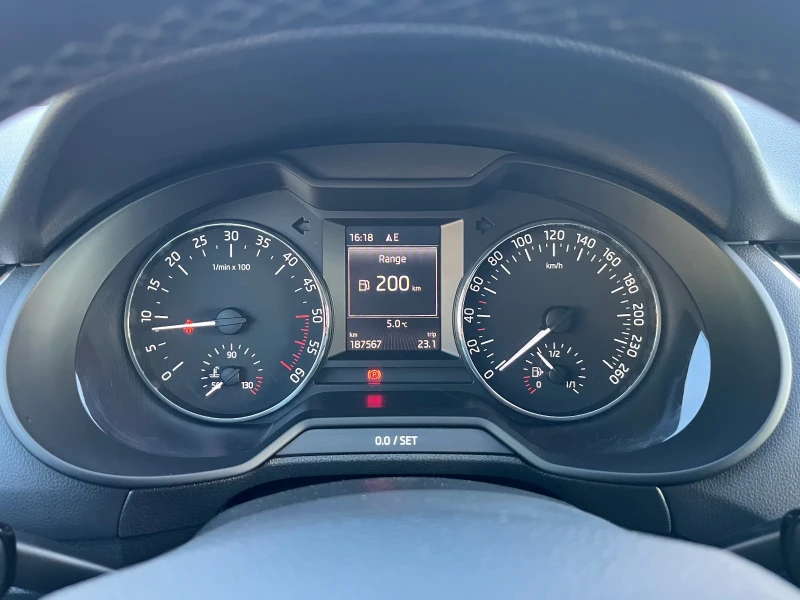 Skoda Octavia 2.0 150кс, снимка 15 - Автомобили и джипове - 53046970