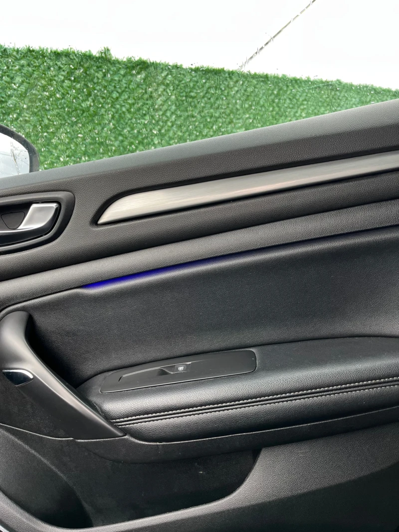 Renault Megane, снимка 10 - Автомобили и джипове - 53406460