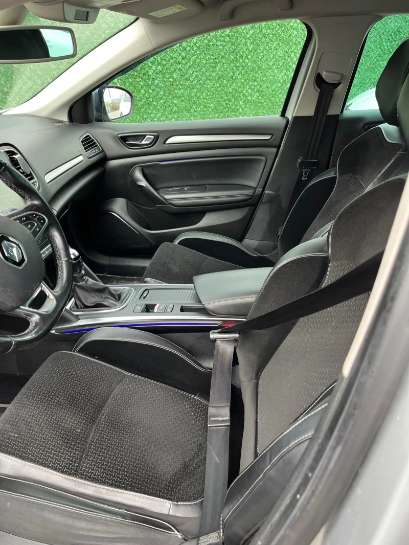 Renault Megane, снимка 9 - Автомобили и джипове - 53406460