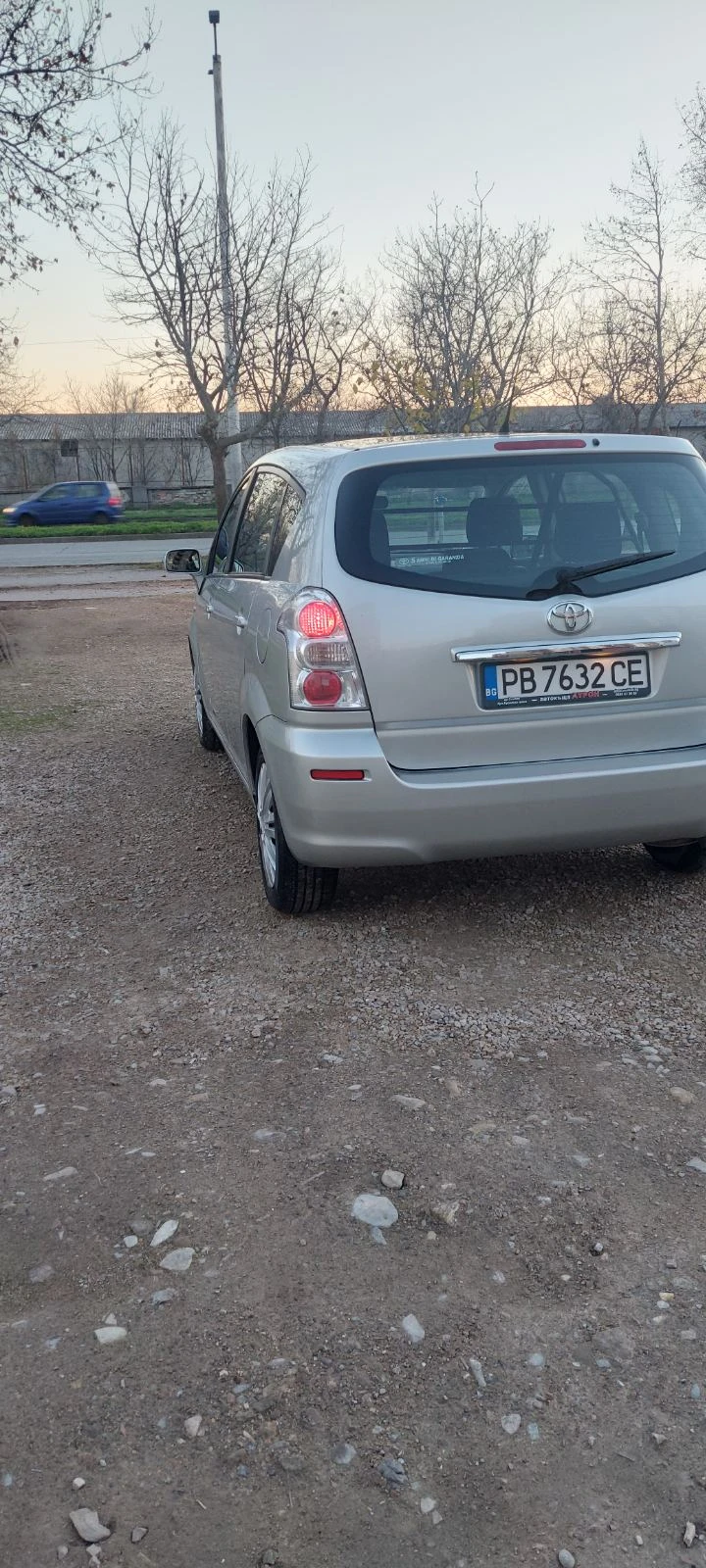 Toyota Corolla verso 2.2 d4d, снимка 4 - Автомобили и джипове - 52743887