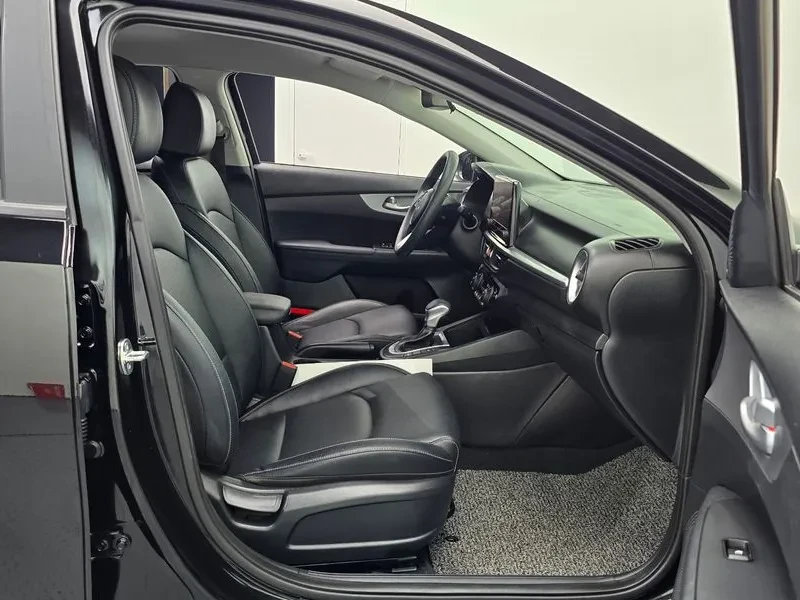 Kia K3 1.6 Trendy, снимка 11 - Автомобили и джипове - 56699252