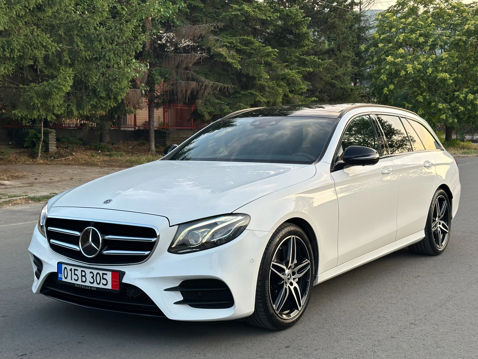 Mercedes-Benz E 220 d AMG PREMIUM PLUS, снимка 1