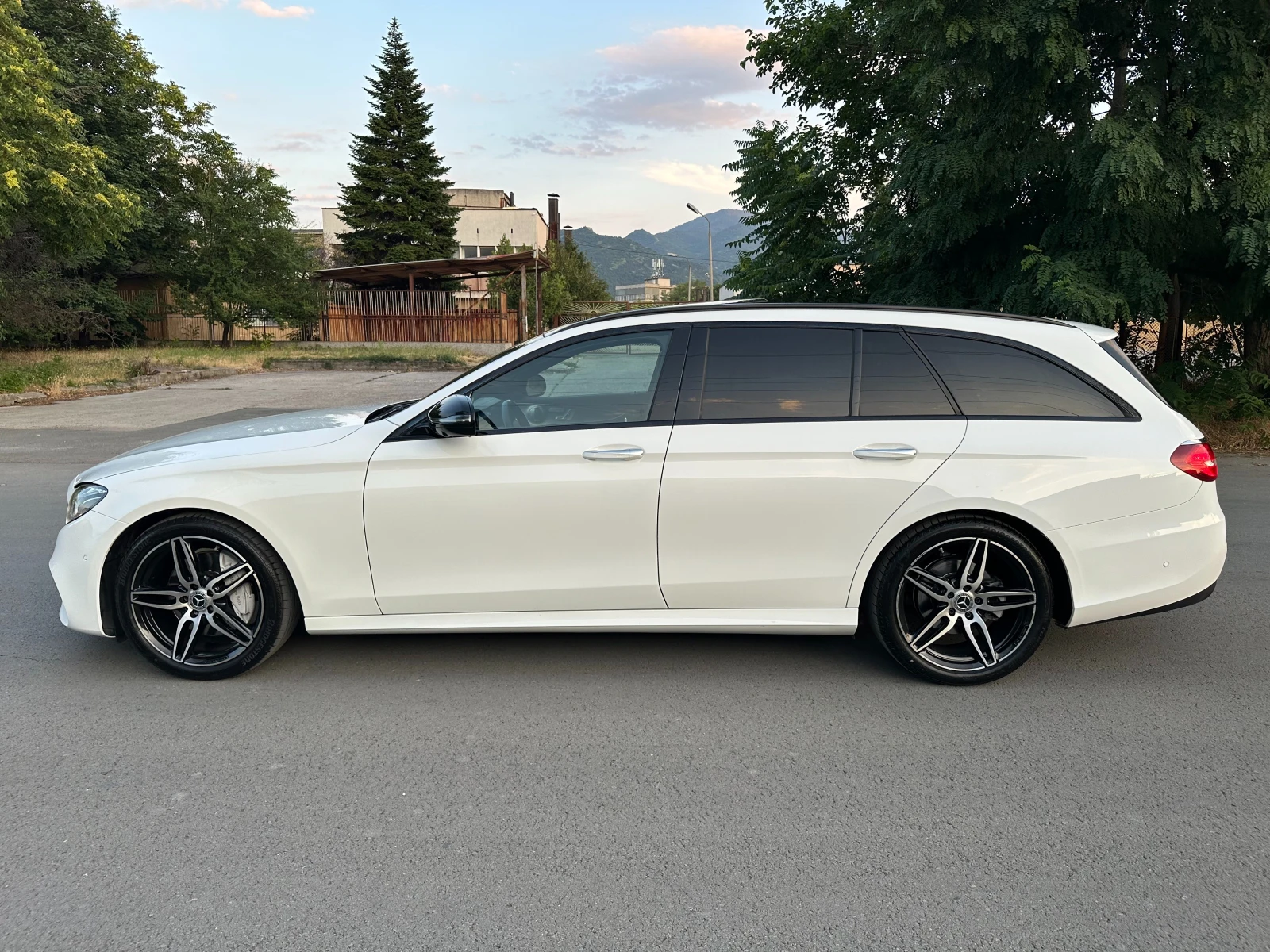 Mercedes-Benz E 220 d AMG PREMIUM PLUS - изображение 7