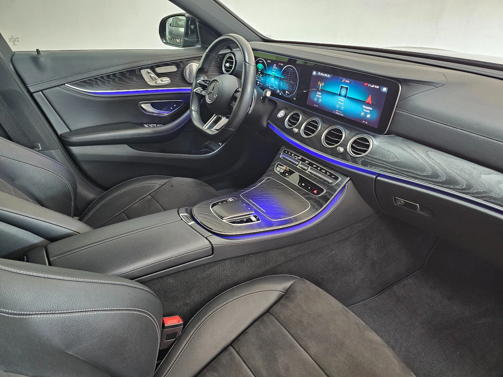 Mercedes-Benz E 300 de 4Matic AMG Panorama  - изображение 10