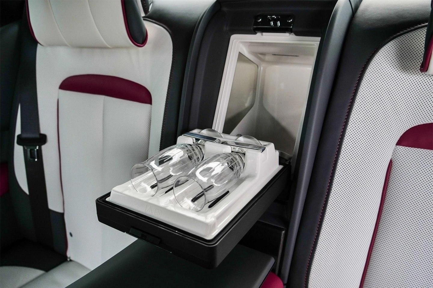 Rolls-Royce Ghost SERIES II/FACELIFT/BESPOKE/4SEATS/TV/SHOOTING STAR | Mobile.bg � ����������� 16