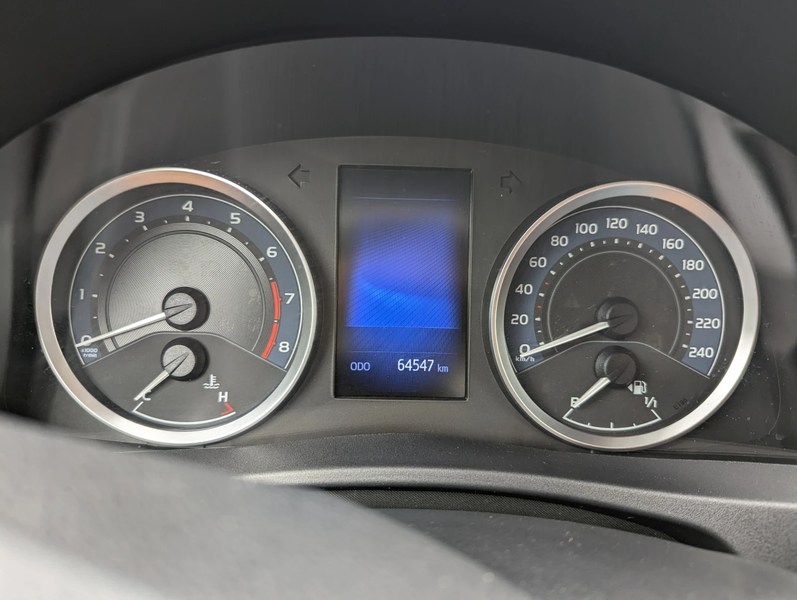 Toyota Corolla 1.6 Бензин - изображение 10