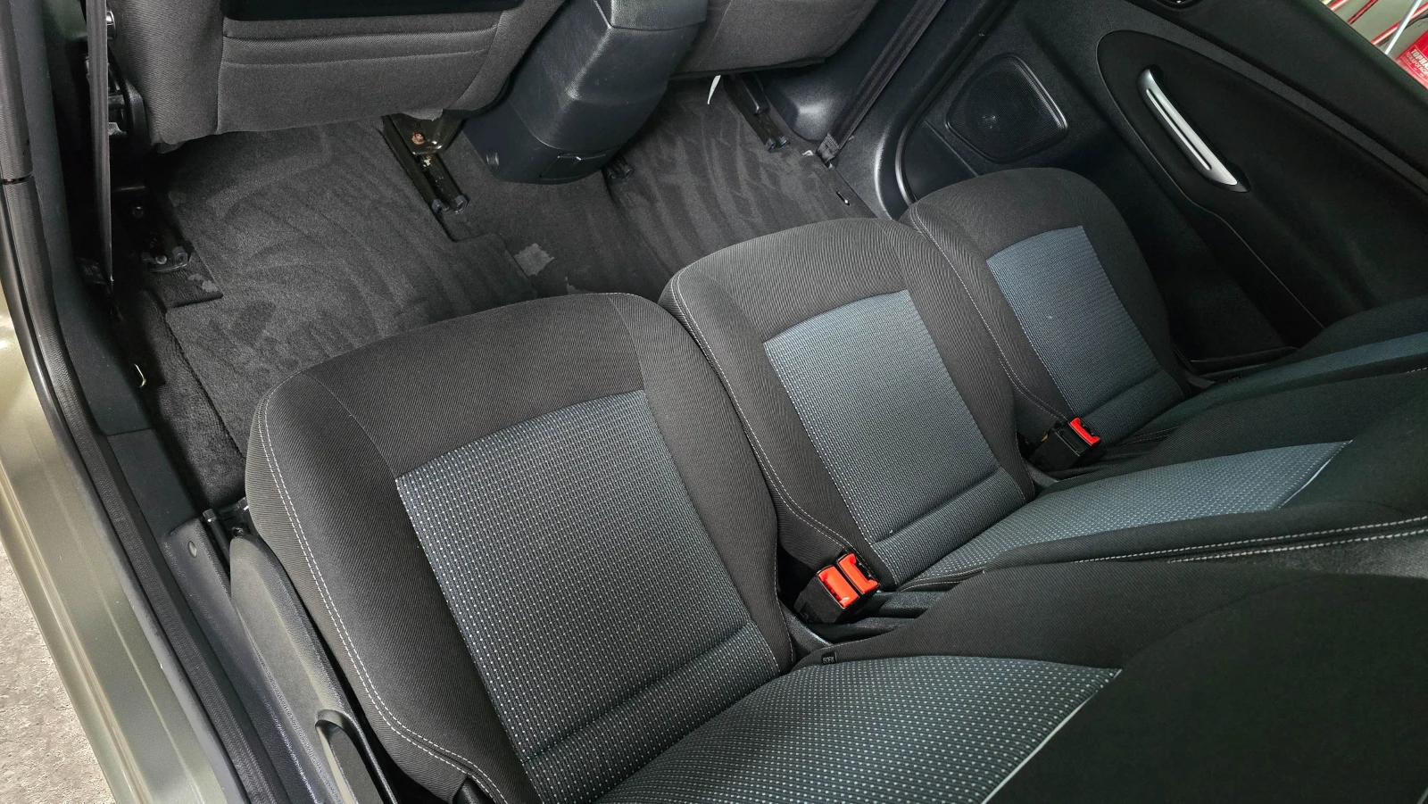 Ford Galaxy 2.0* 2010�* 140��* 6��* �������� | Mobile.bg � ����������� 12