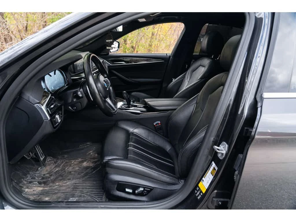 BMW 540 * 540d XDrive / No Accidents * CARFAX * ЦЕНА ДО БГ, снимка 13 - Автомобили и джипове - 53735028