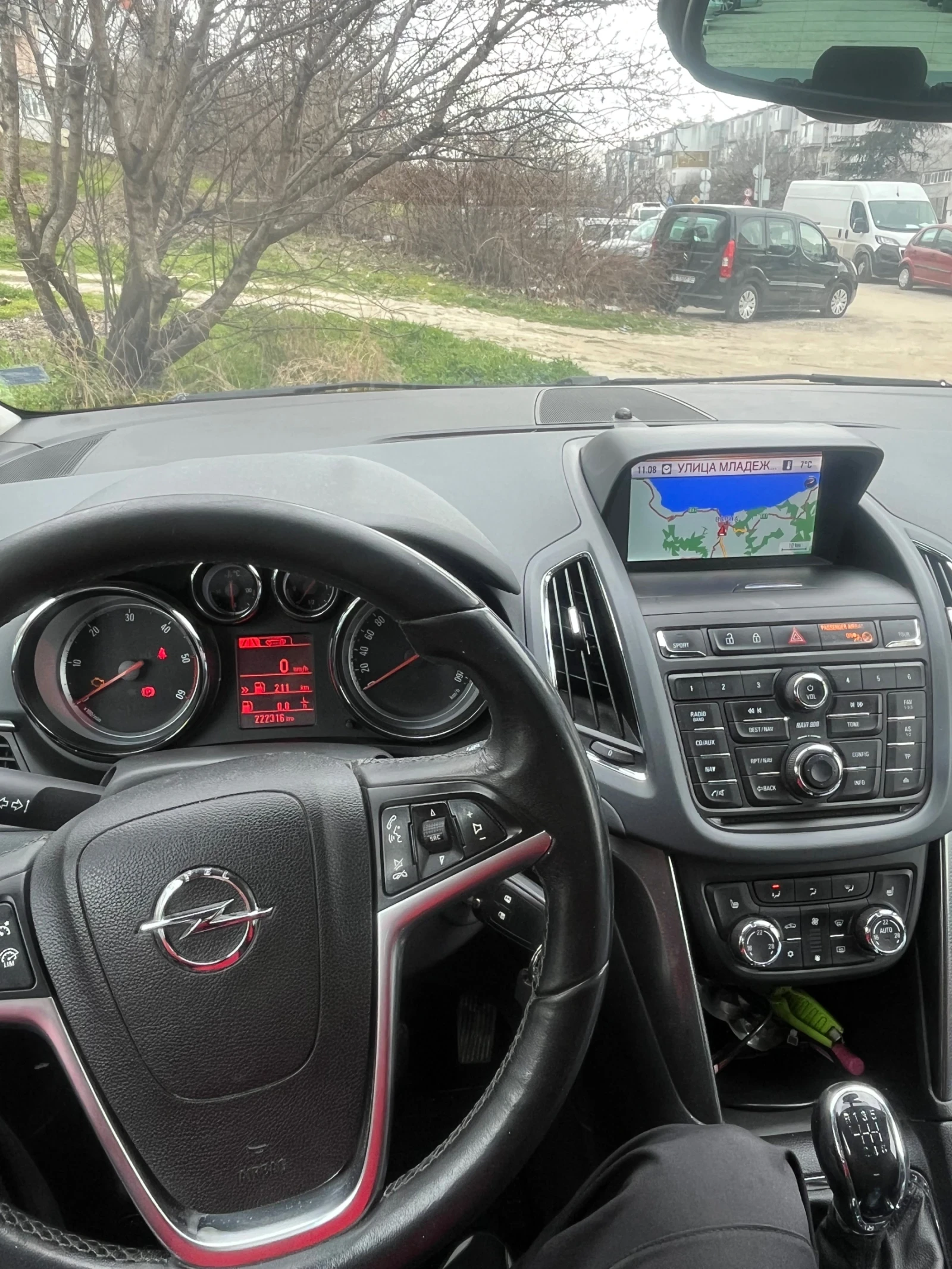 Opel Zafira Tourer, снимка 7 - Автомобили и джипове - 53835730