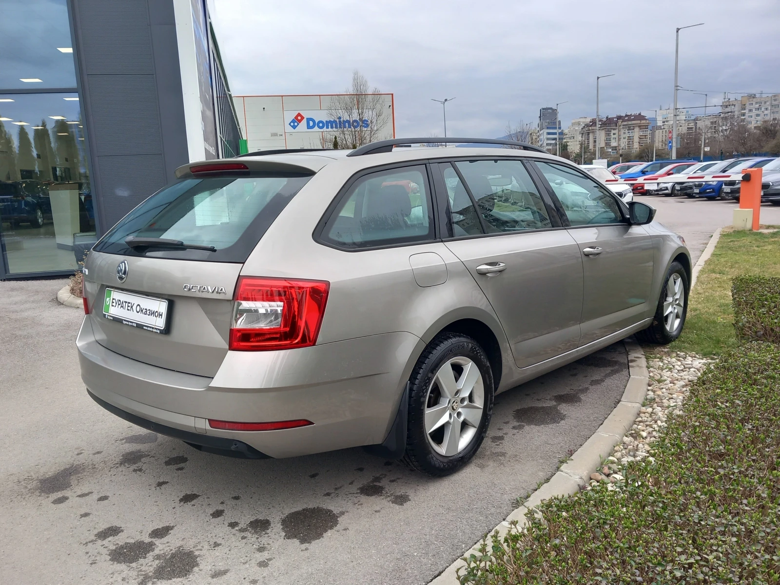 Skoda Octavia 1.6TDI /6MT, снимка 3 - Автомобили и джипове - 53902813
