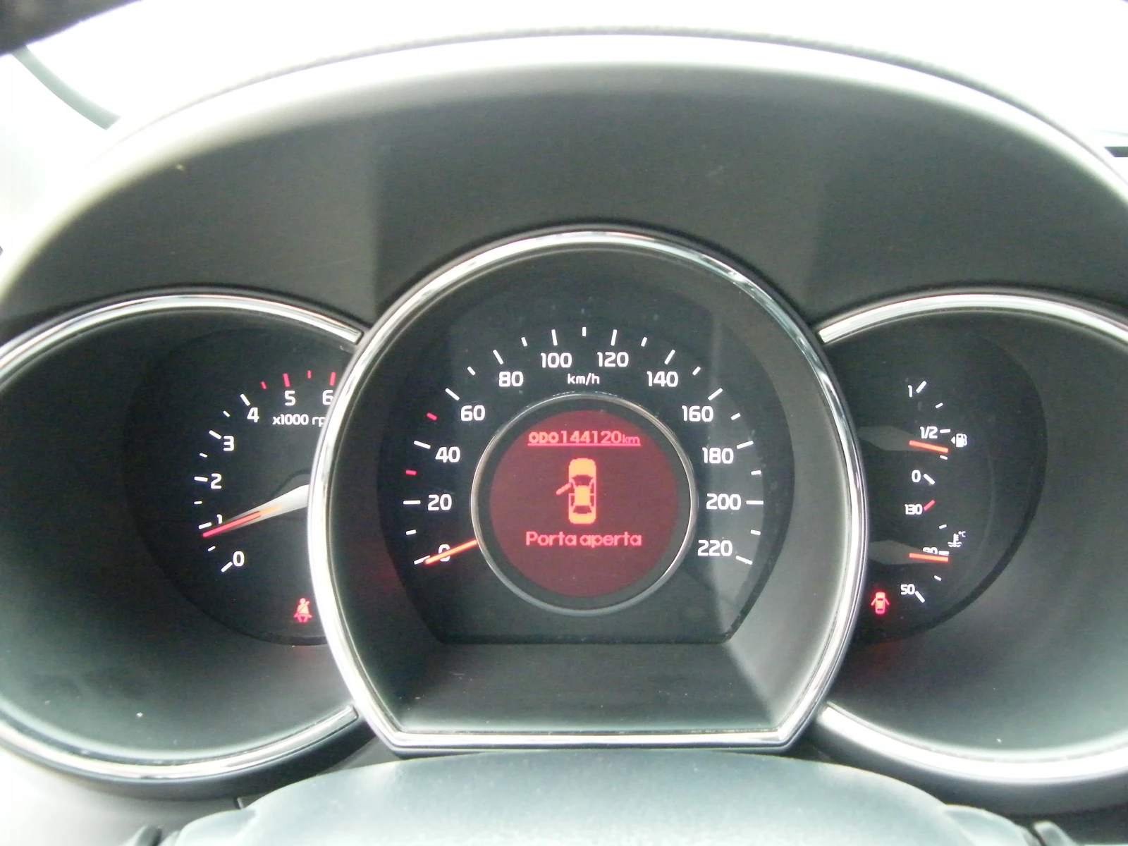 Kia Rio 1.4CRDI NAVI EURO 6B, снимка 9 - Автомобили и джипове - 53998449