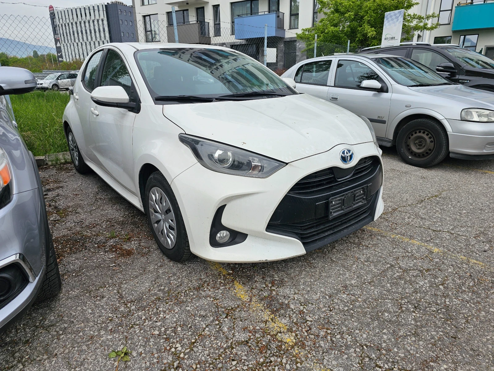 Toyota Yaris 1.5 Hybrid, снимка 4 - Автомобили и джипове - 54502331