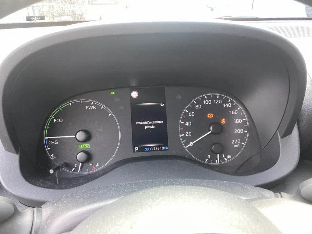 Toyota Yaris 1.5 Hybrid, снимка 7 - Автомобили и джипове - 54502331