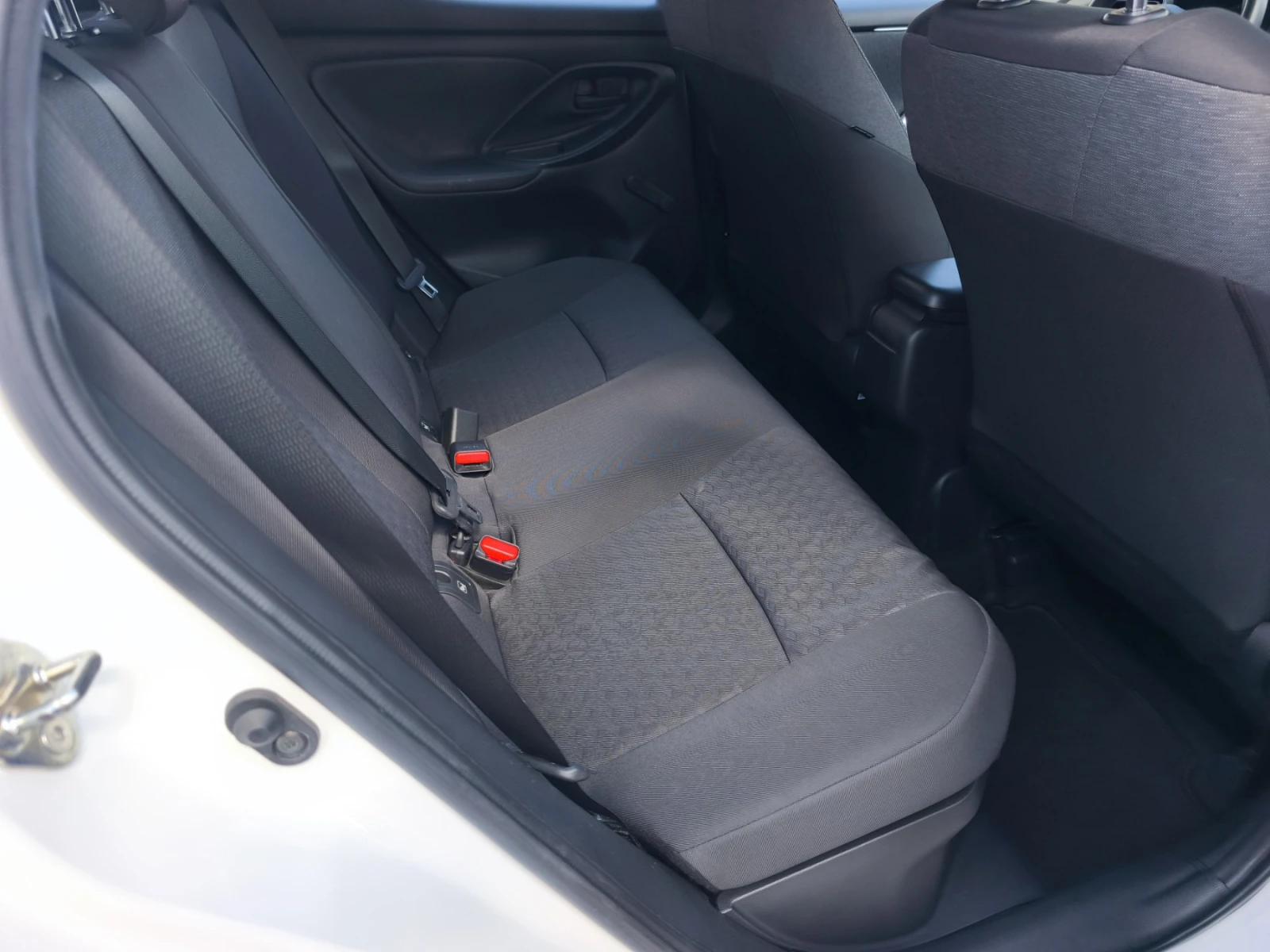 Toyota Yaris 1.5 Hybrid | Mobile.bg � ����������� 14