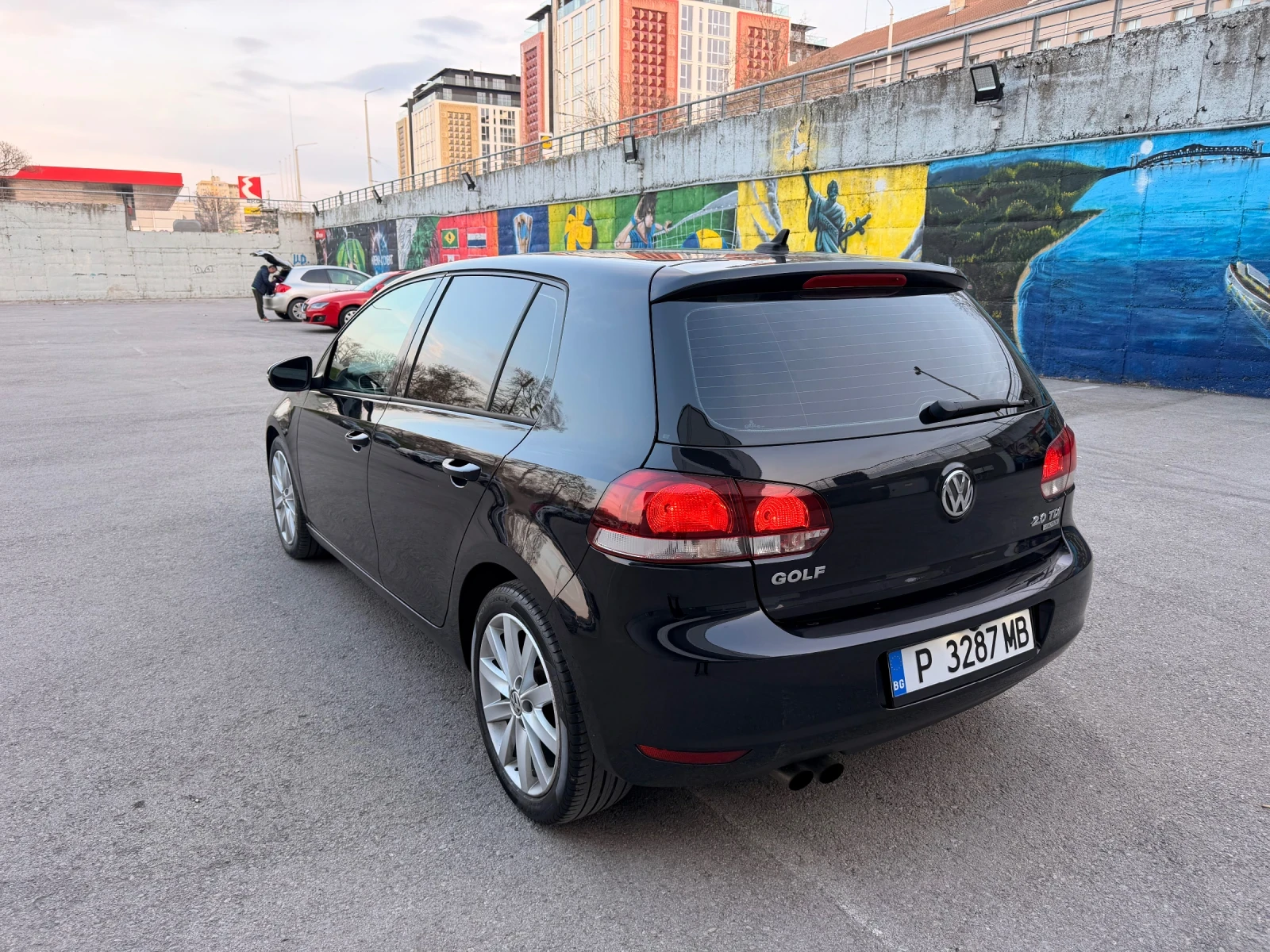 VW Golf 2.0 TDI 140 к.с * 4-Motion* , снимка 7 - Автомобили и джипове - 54647172