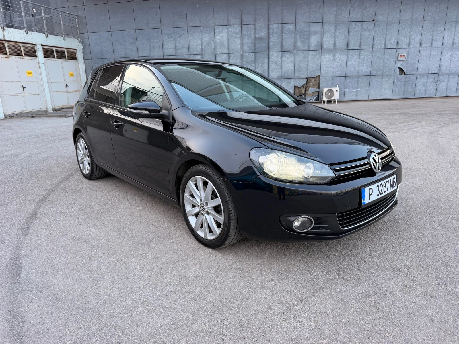 VW Golf 2.0 TDI 140 к.с * 4-Motion* , снимка 3 - Автомобили и джипове - 54647172