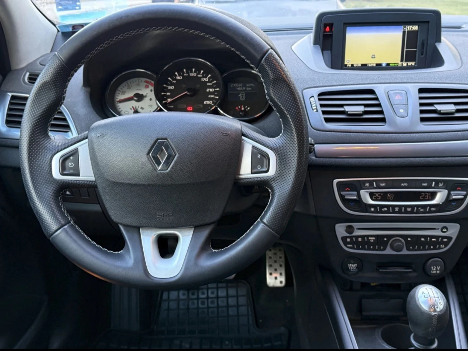 Renault Megane, снимка 9 - Автомобили и джипове - 54720275