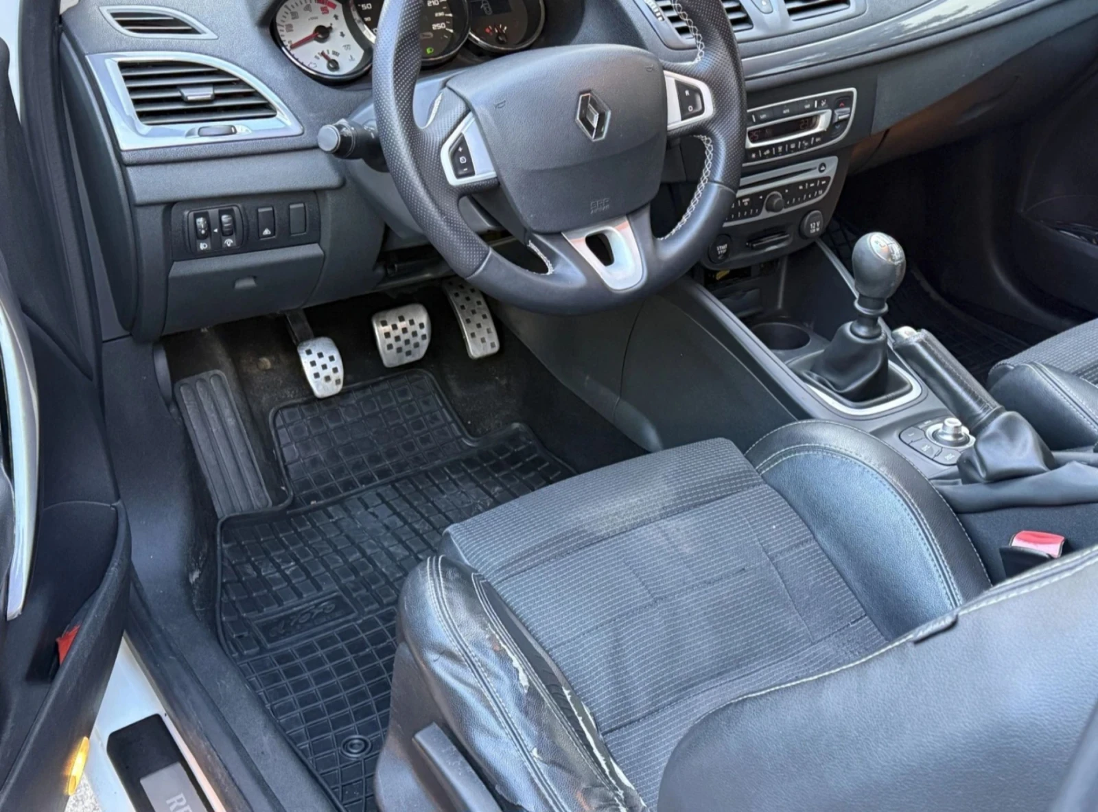 Renault Megane, снимка 7 - Автомобили и джипове - 54720275