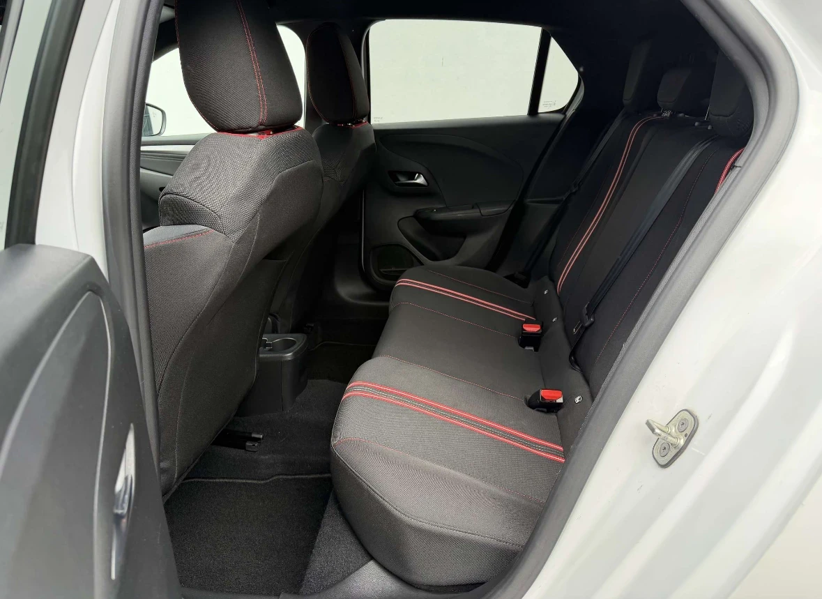 Opel Corsa 1.2 TURBO* GS-line* DIGITAL COCKPIT* KTEO* COC, снимка 8 - Автомобили и джипове - 54820403