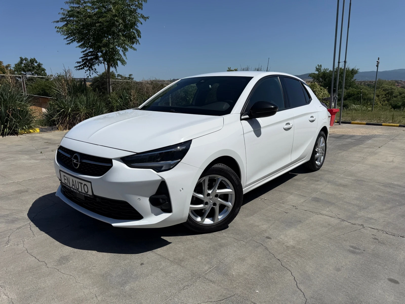 Opel Corsa 1.2 TURBO* GS-line* DIGITAL COCKPIT* KTEO* COC, снимка 4 - Автомобили и джипове - 54820403