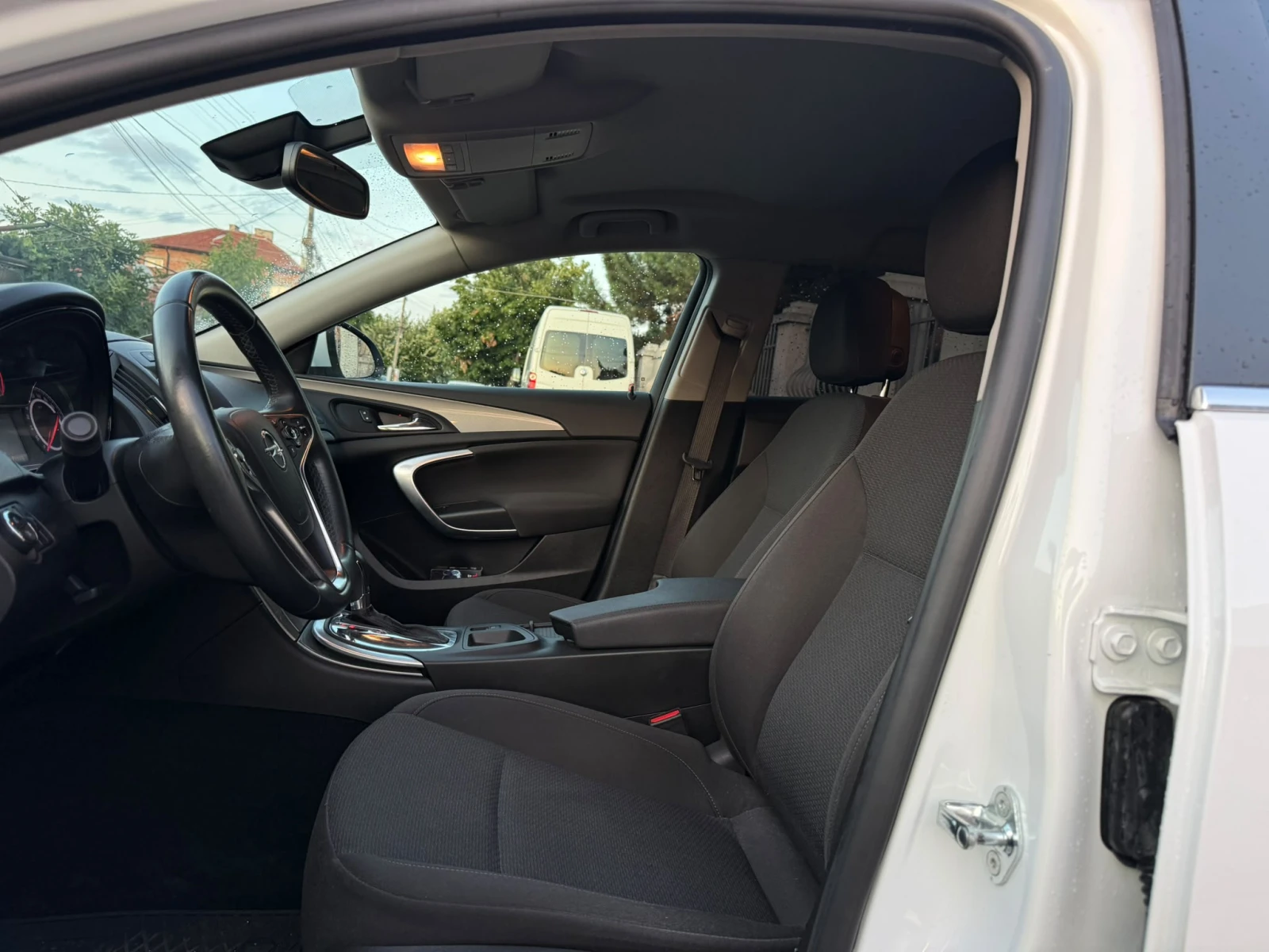 Opel Insignia 2.0CDTI AUTOMATIC, снимка 7 - Автомобили и джипове - 55452910