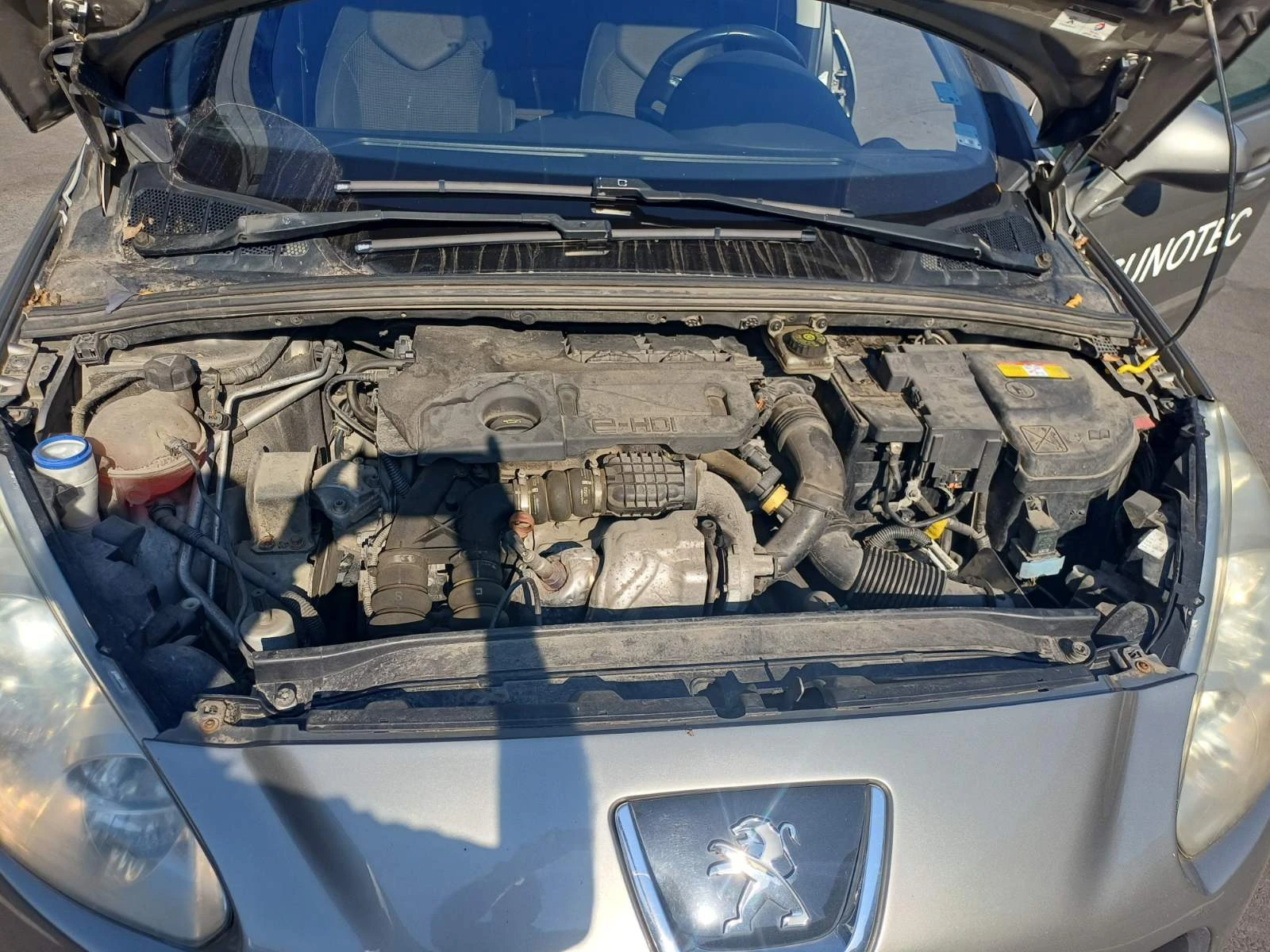 Peugeot 308 1.6 HDI, снимка 12 - Автомобили и джипове - 56126780