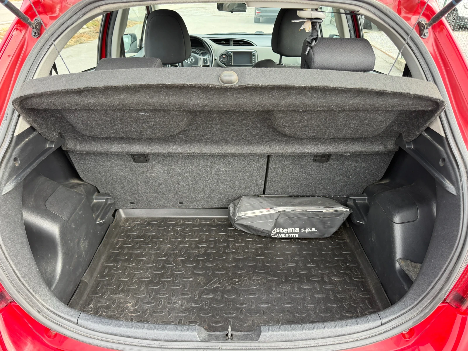 Toyota Yaris 1.4 D4D, снимка 9 - Автомобили и джипове - 56470780