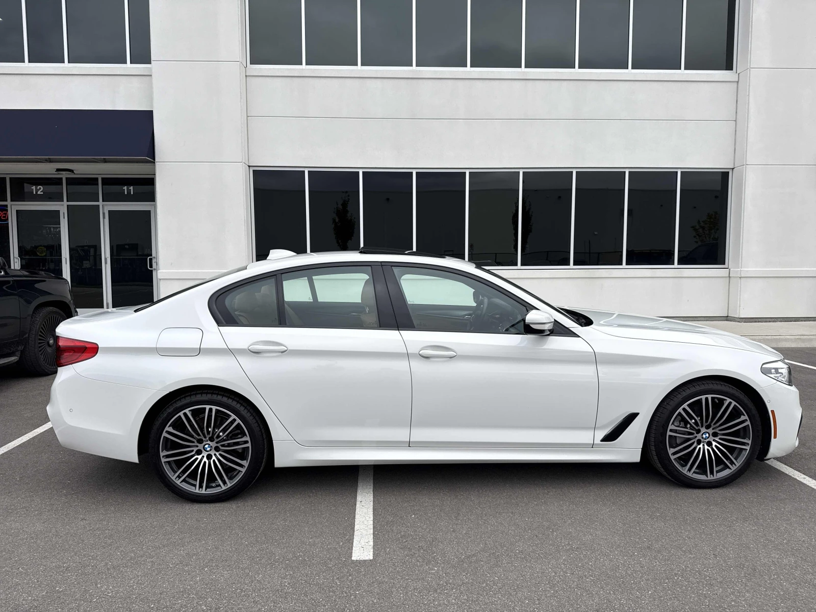 BMW 530 i xDrive / Carfax / ������ | Mobile.bg � ����������� 3