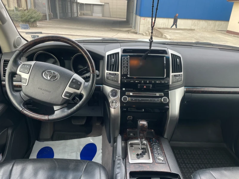 Toyota Land cruiser 200, снимка 11 - Автомобили и джипове - 48416807