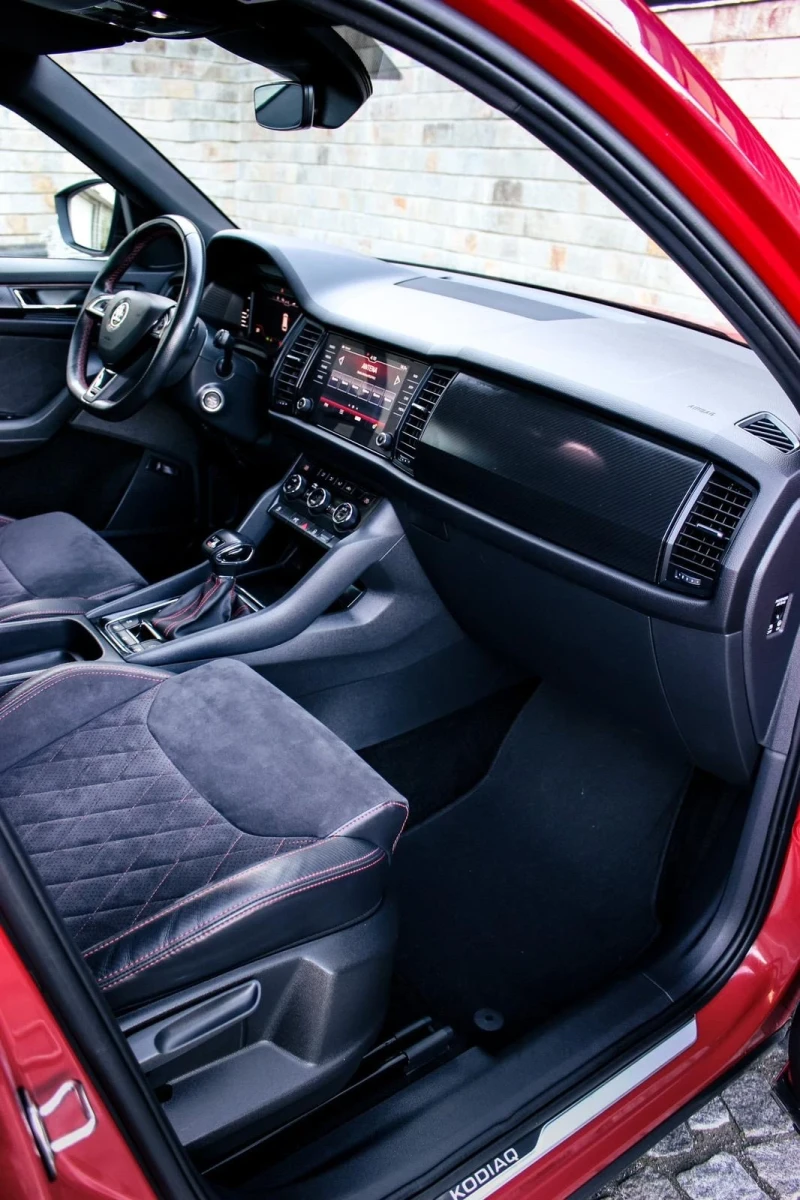 Skoda Kodiaq RS 2.0_BiTDI 240kc_4x4_DSG_2020 г._7m_Velvet Red, снимка 7 - Автомобили и джипове - 52265153