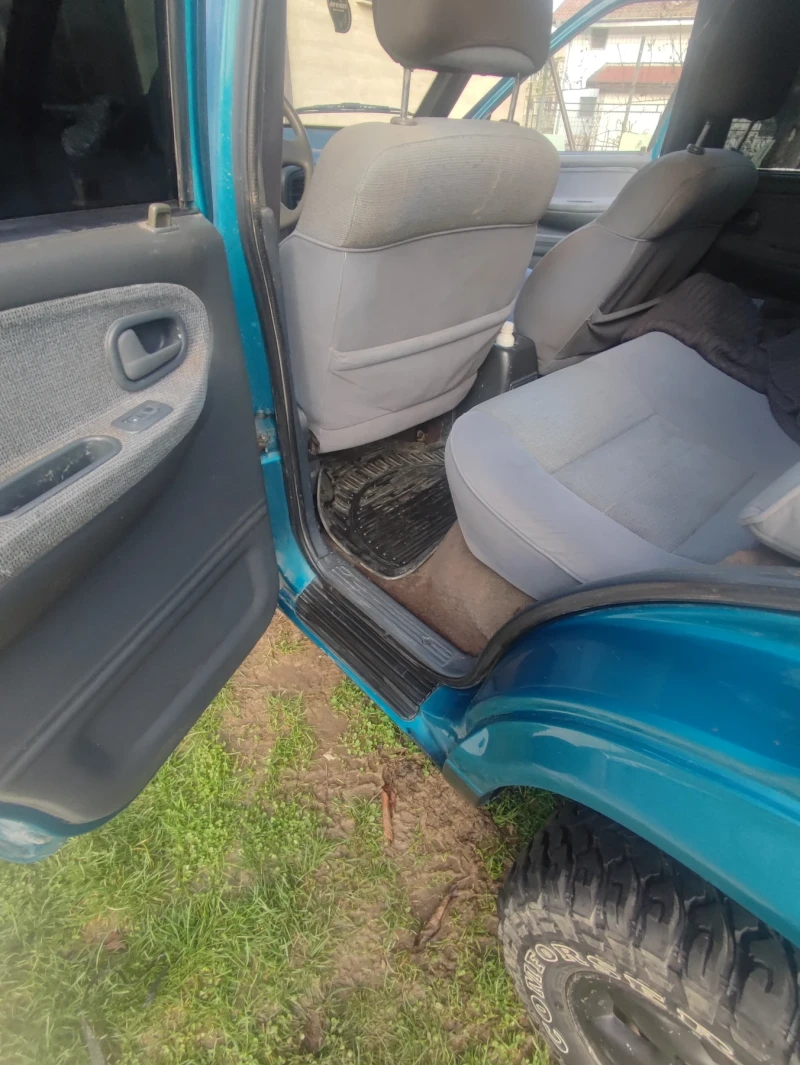 Kia Sportage 2.0, снимка 11 - Автомобили и джипове - 52616386