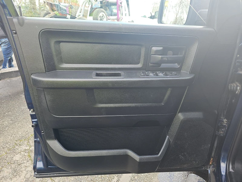 Dodge RAM 1500, снимка 9 - Автомобили и джипове - 53297568