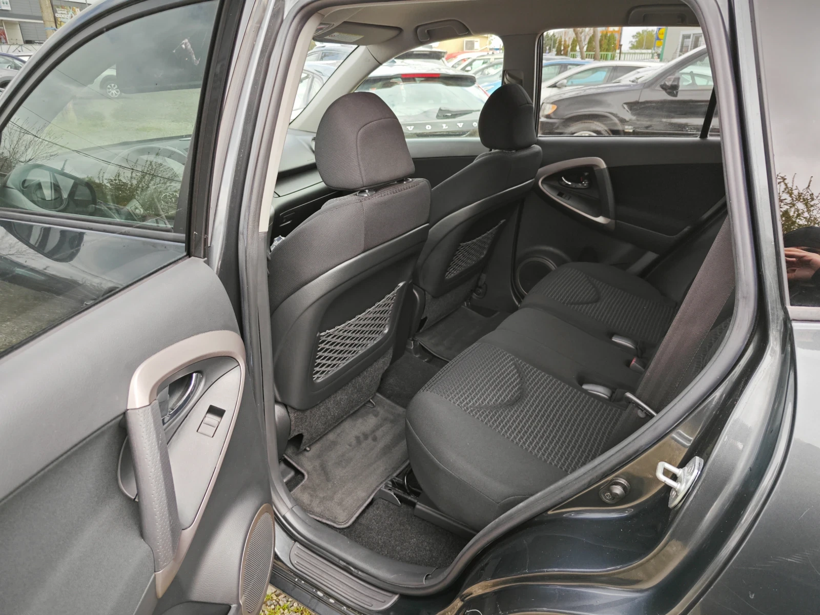 Toyota Rav4 2.0-Автомат - изображение 9
