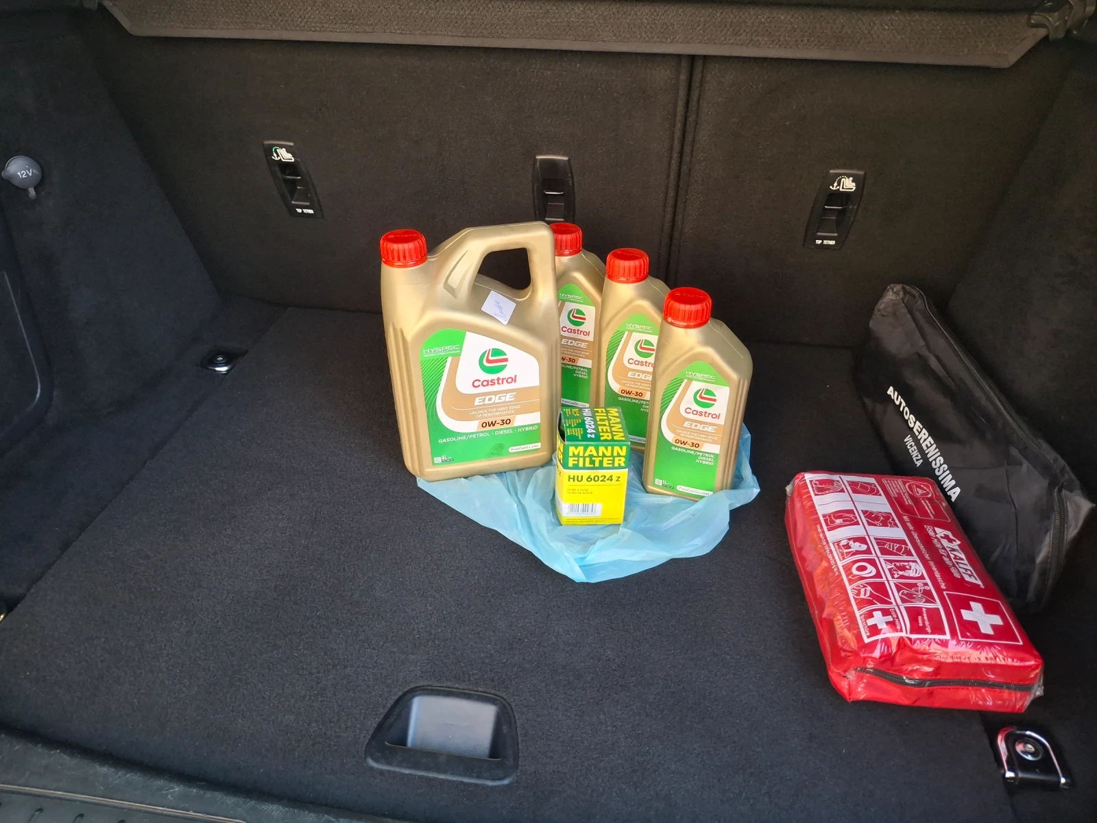 Land Rover Range Rover Evoque 2.0D4x4 R-DYNAMIC , снимка 16 - Автомобили и джипове - 53882184