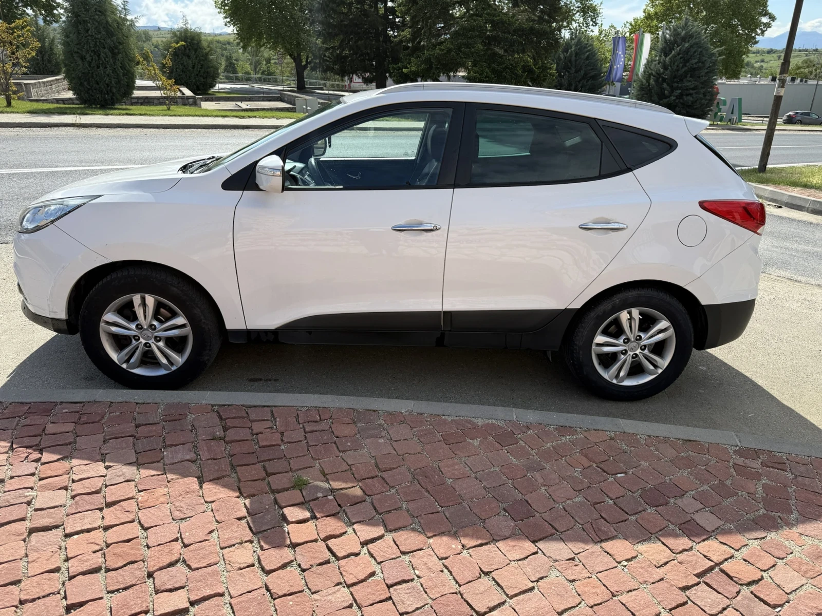 Hyundai Tucson ix35 , снимка 17 - Автомобили и джипове - 54382224