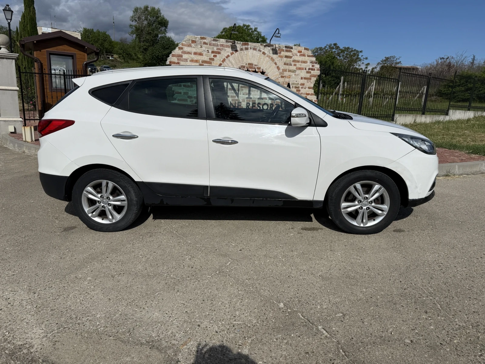 Hyundai Tucson ix35 , снимка 16 - Автомобили и джипове - 54382224